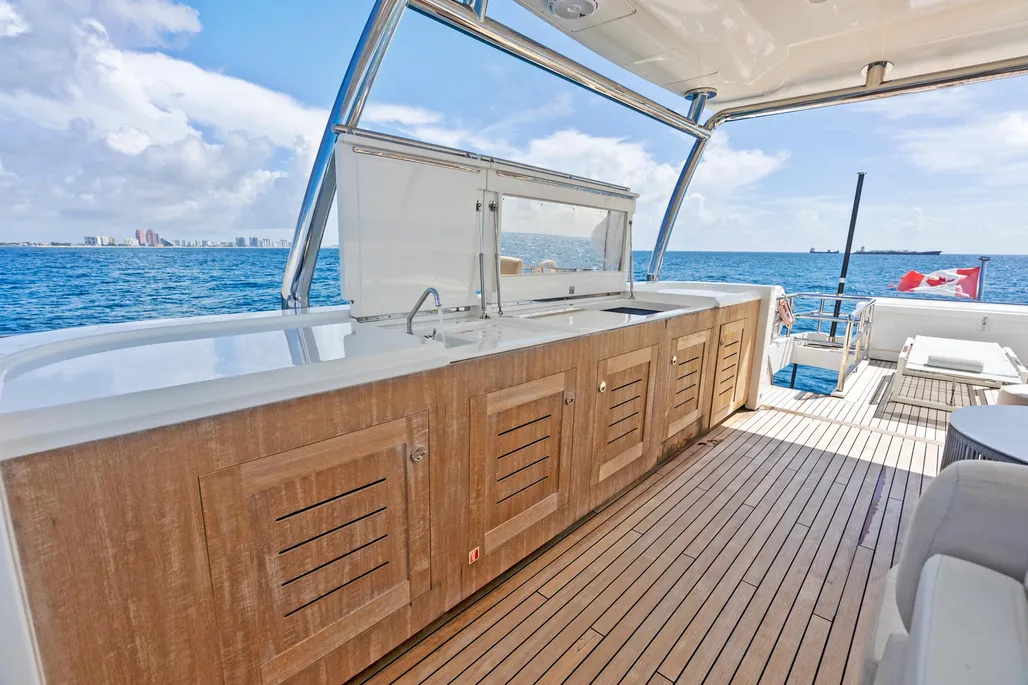 Yacht Photo 51